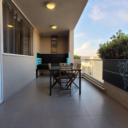 セント・ポールズ・ベイStylish - Modern - Large Terrace - 2 Bed - 200 M From Sea - Fully Air Conアパートメント エクステリア 写真