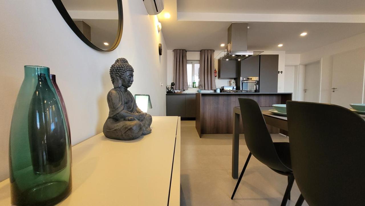 セント・ポールズ・ベイStylish - Modern - Large Terrace - 2 Bed - 200 M From Sea - Fully Air Conアパートメント エクステリア 写真