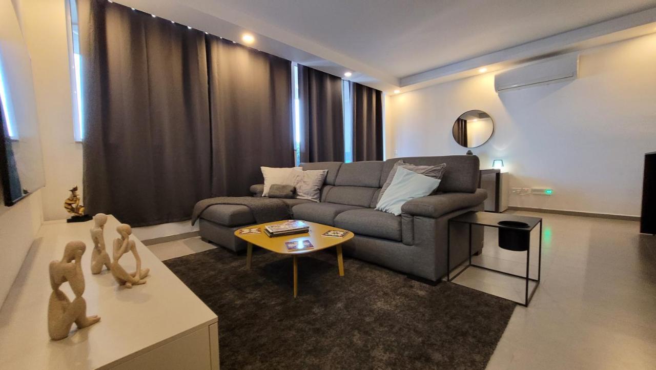セント・ポールズ・ベイStylish - Modern - Large Terrace - 2 Bed - 200 M From Sea - Fully Air Conアパートメント エクステリア 写真