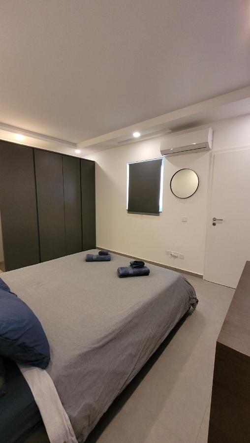 セント・ポールズ・ベイStylish - Modern - Large Terrace - 2 Bed - 200 M From Sea - Fully Air Conアパートメント エクステリア 写真